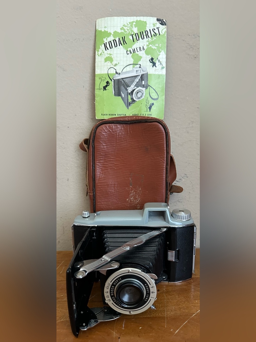Kodak TOURIST Folding Camera w/Flash Kodon Shutter Kodat f/12.5 Lens USA